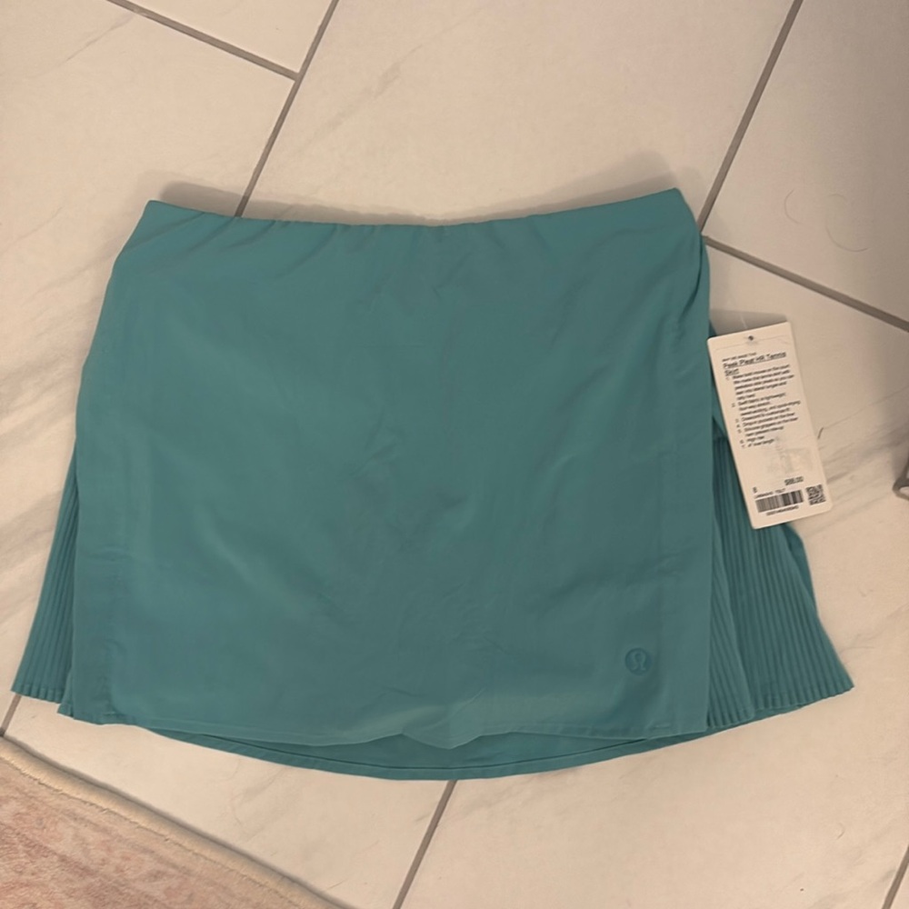 lululemon Peek Pleat High-rise Stretch Tennis Skirt size 8. In teal